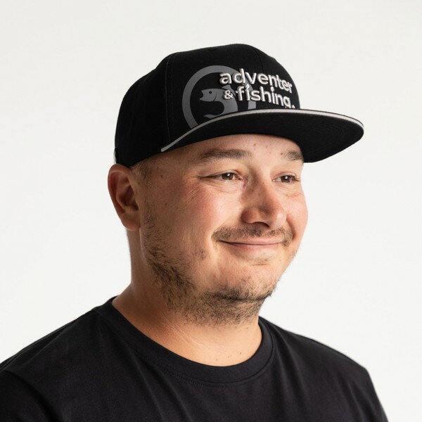 ADVENTER & FISHING CAP BLACK WITH A STRAIGHT FLAP ŠILTOVKA