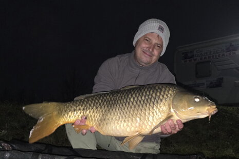 24-hodinová rybačka, ktorá prekvapila aj v decembri: Kapry brali ako v lete.